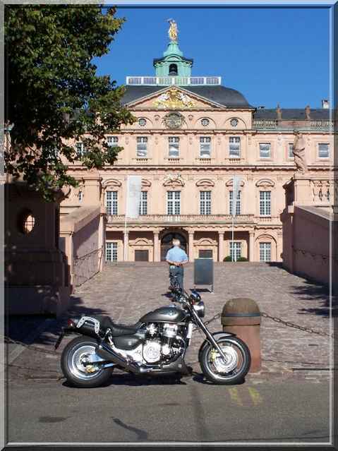 Lade Bild...