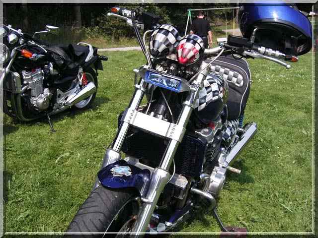 Lade Bild...