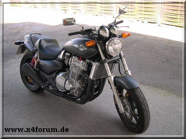 Lade Bild...