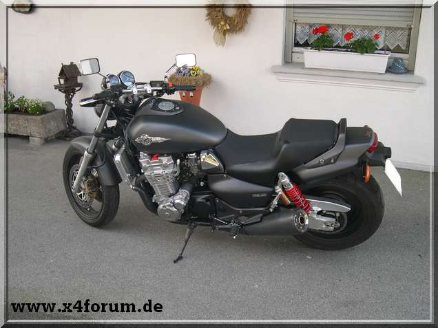 Lade Bild...