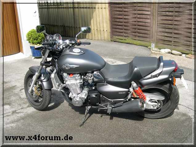 Lade Bild...
