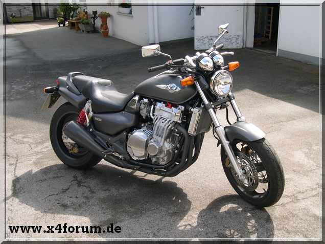 Lade Bild...