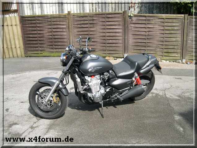 Lade Bild...