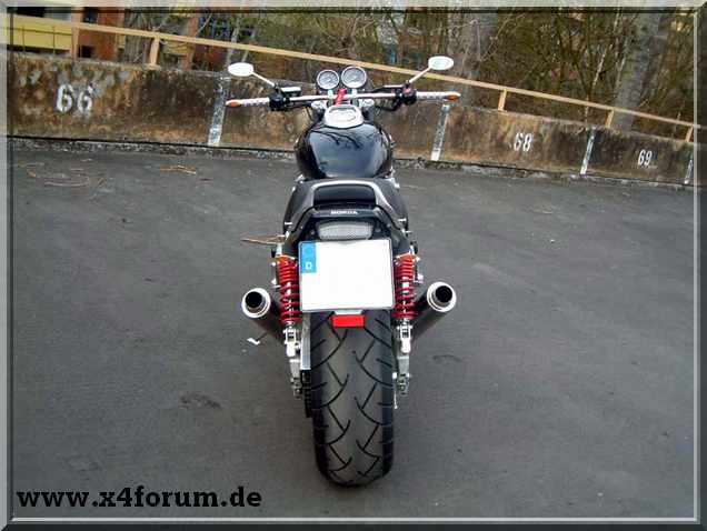 Lade Bild...