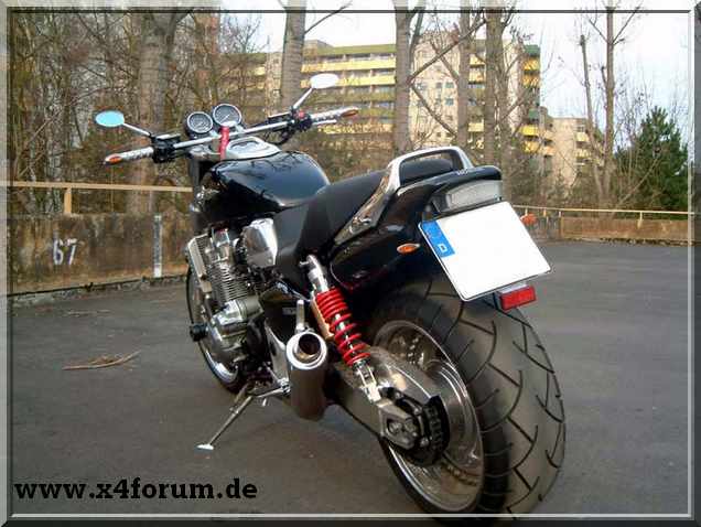 Lade Bild...