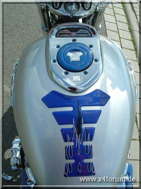 Lade Bild...