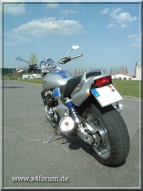 Lade Bild...