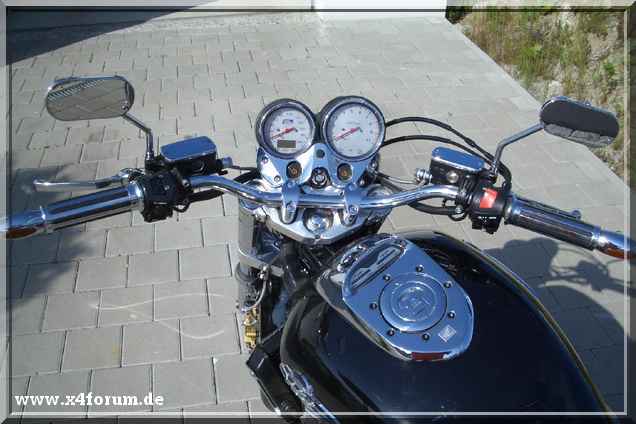 Lade Bild...