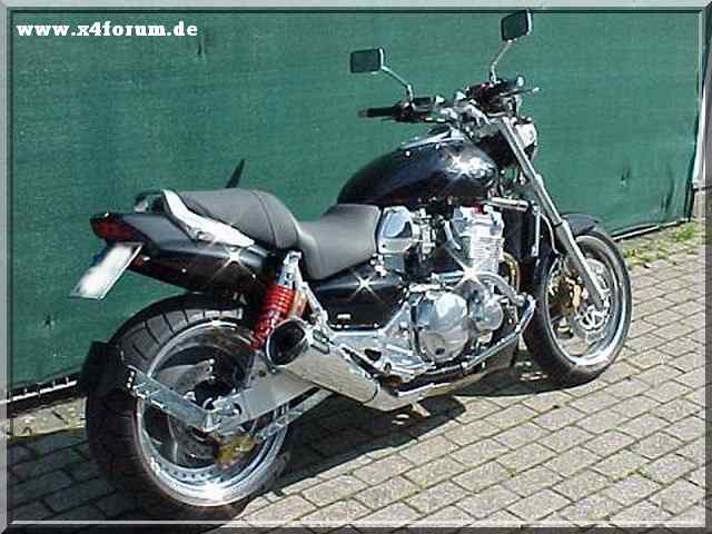 Lade Bild...