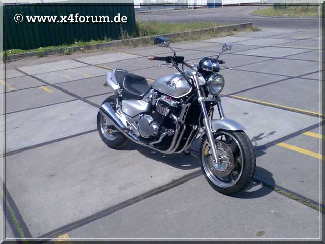 Lade Bild...