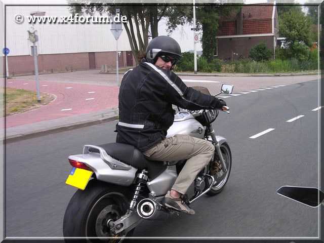Lade Bild...