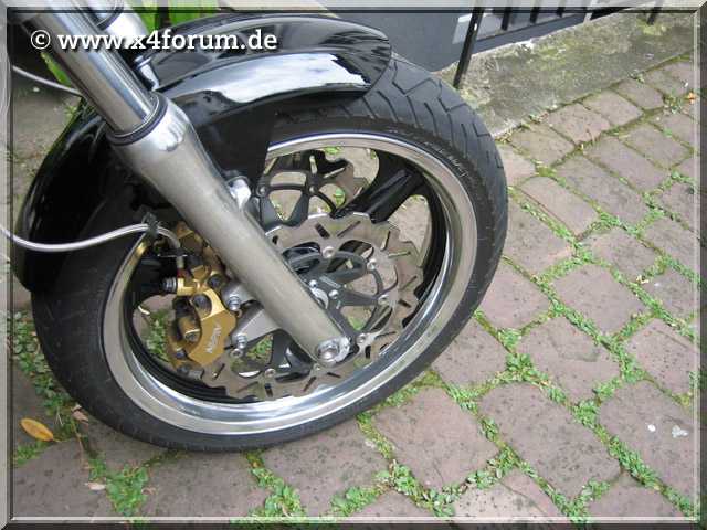 Lade Bild...