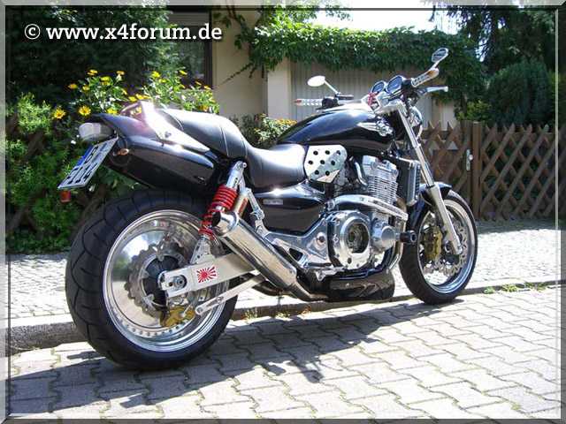 Lade Bild...
