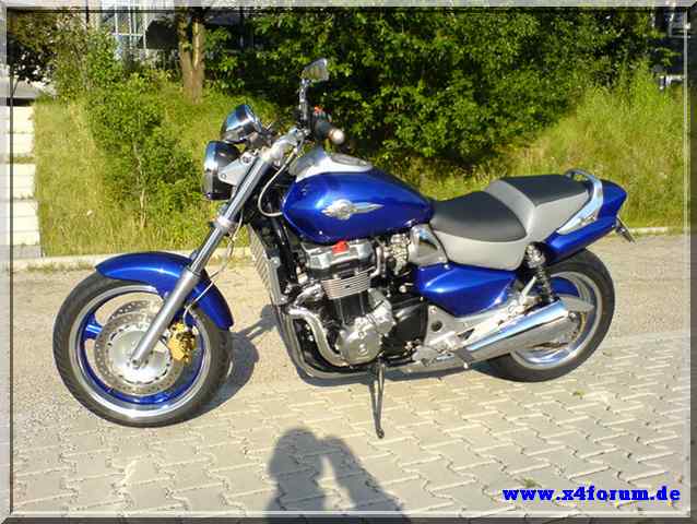 Lade Bild...