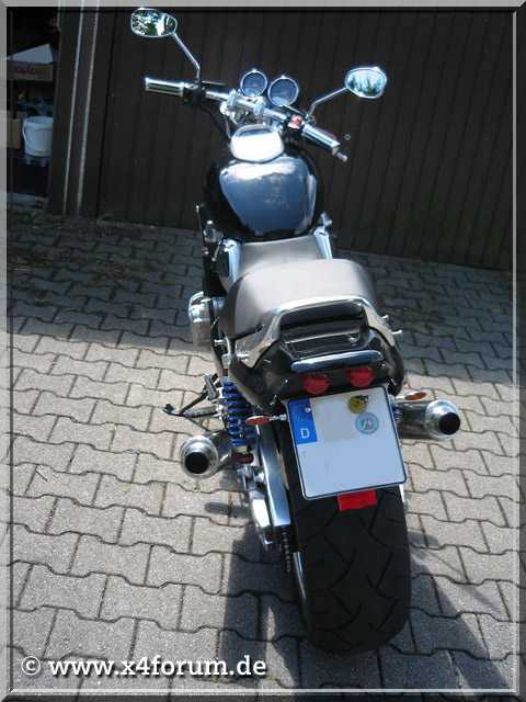 Lade Bild...