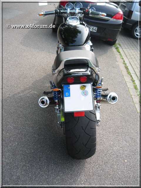 Lade Bild...