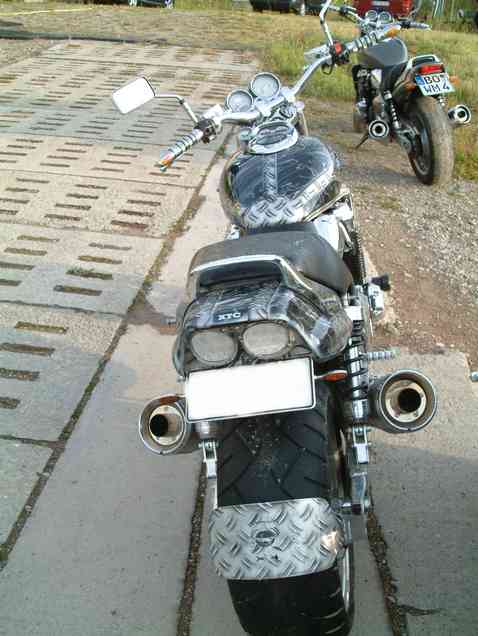 Lade Bild...