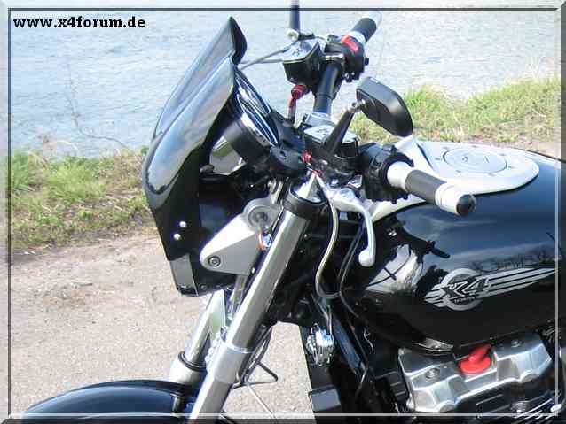 Lade Bild...