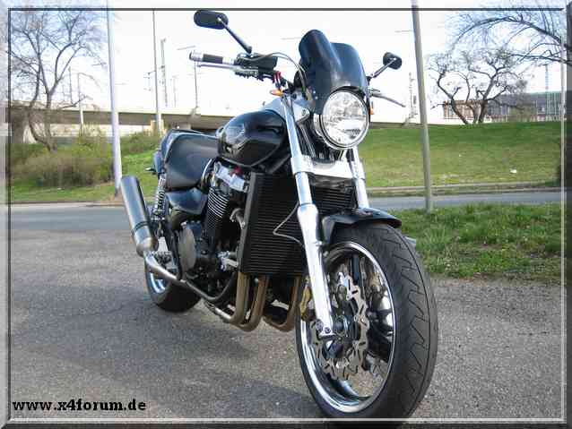 Lade Bild...