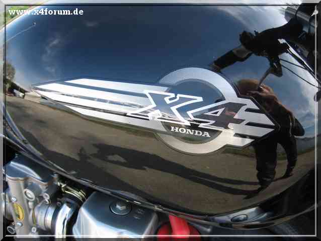 Lade Bild...