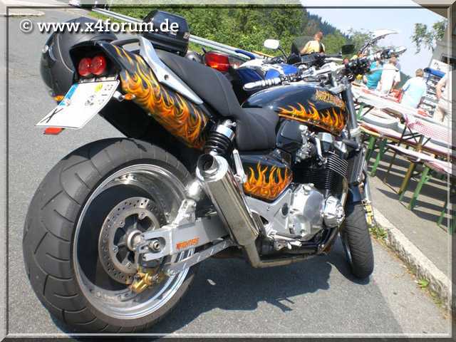 Lade Bild...