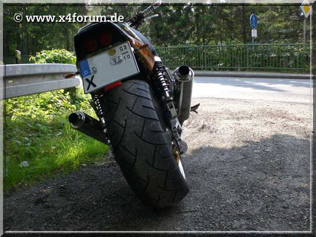 Lade Bild...