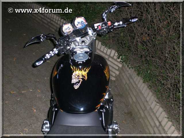 Lade Bild...