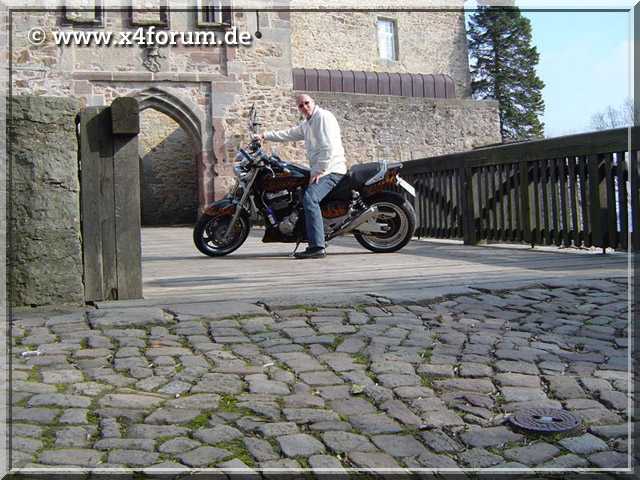 Lade Bild...