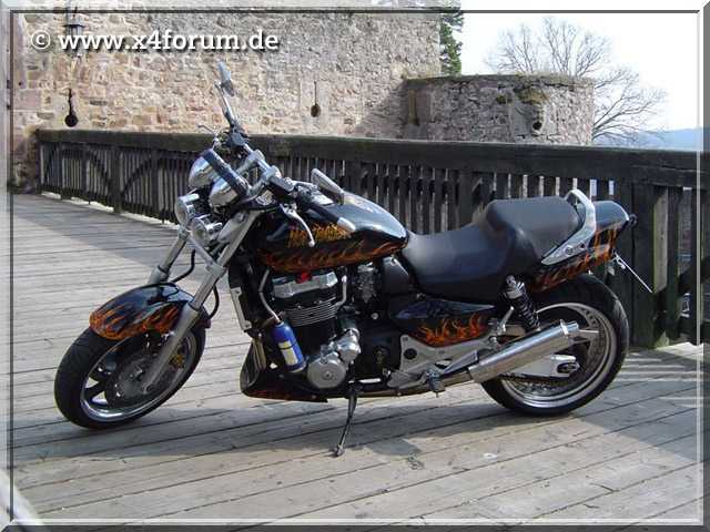 Lade Bild...