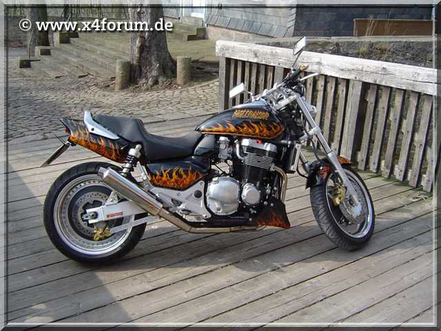Lade Bild...