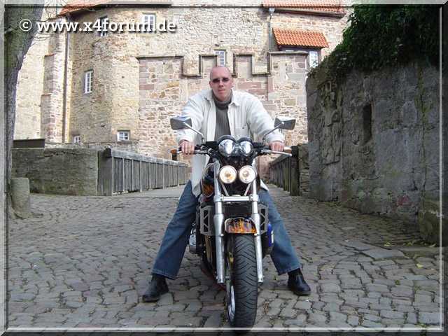 Lade Bild...