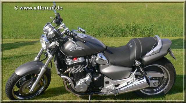 Lade Bild...
