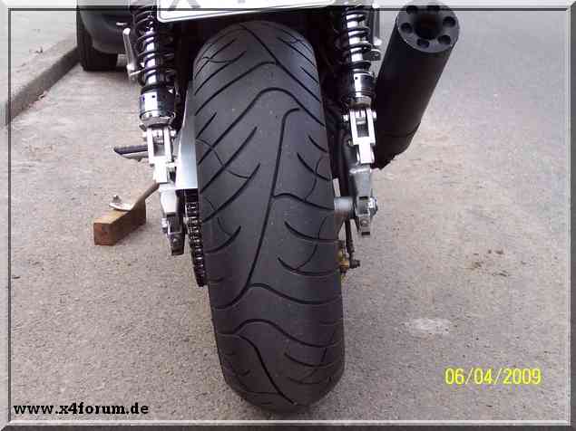 Lade Bild...