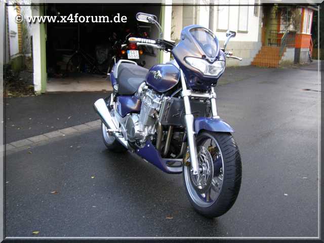 Lade Bild...