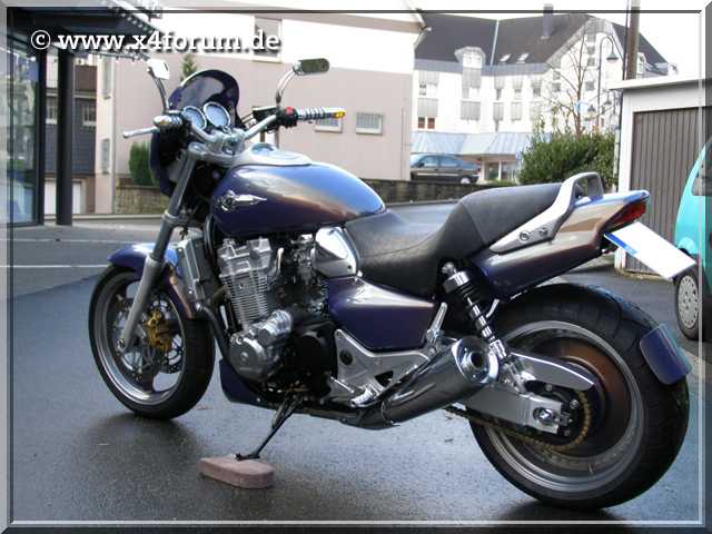 Lade Bild...