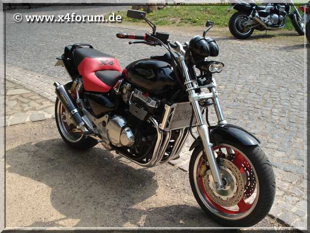 Lade Bild...