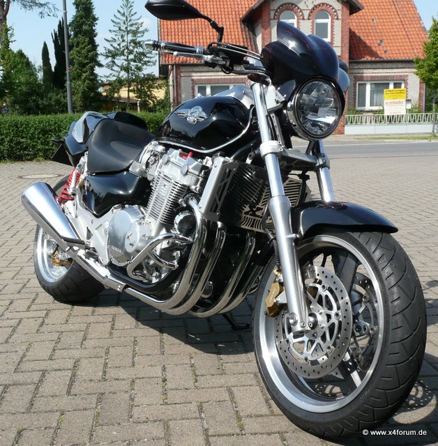 Lade Bild...