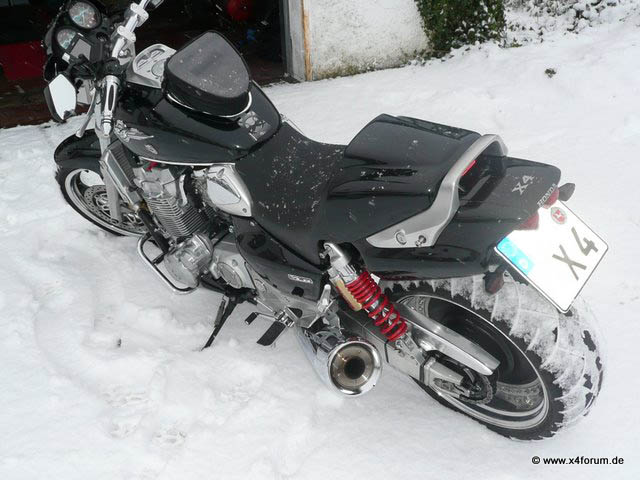 Lade Bild...