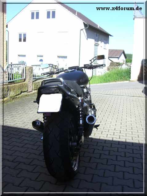 Lade Bild...