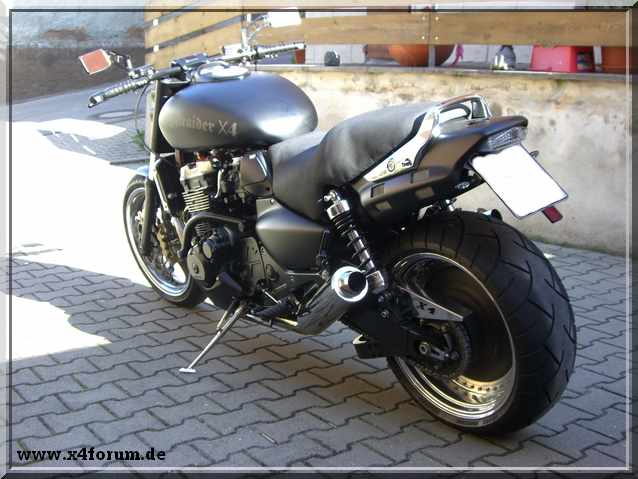 Lade Bild...