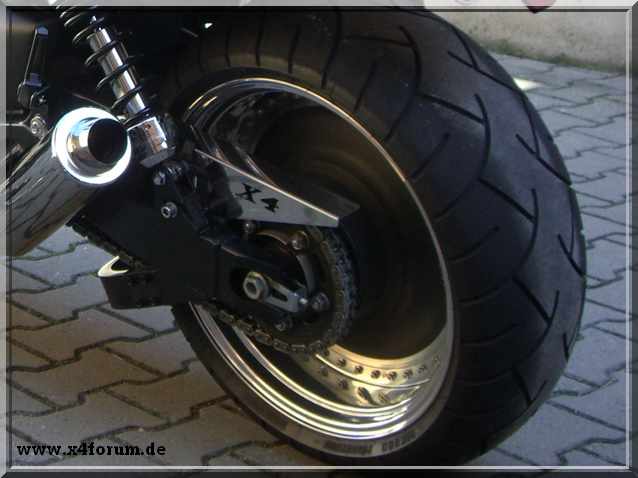 Lade Bild...