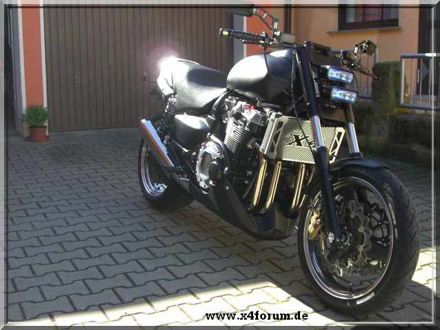 Lade Bild...