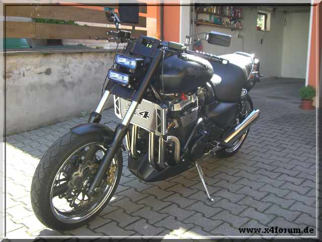 Lade Bild...