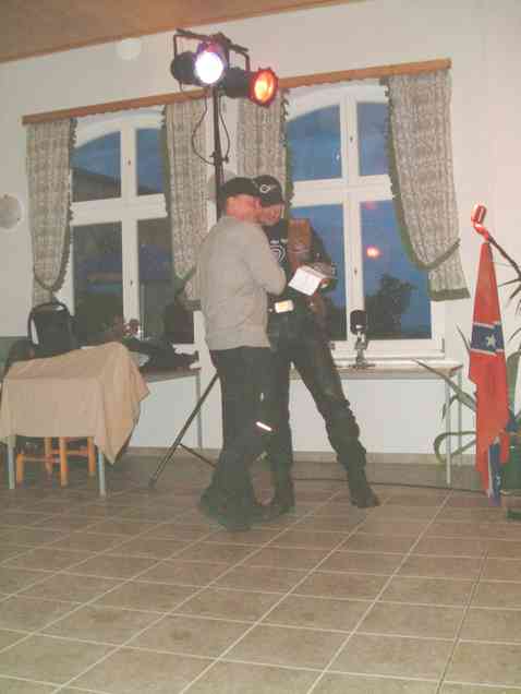 Lade Bild...