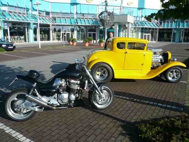 Lade Bild...