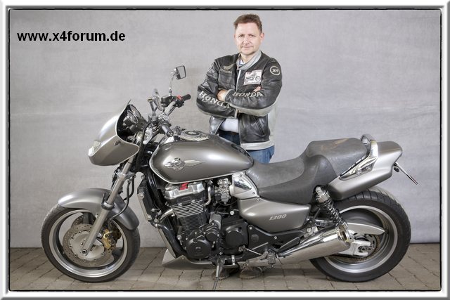 Lade Bild...