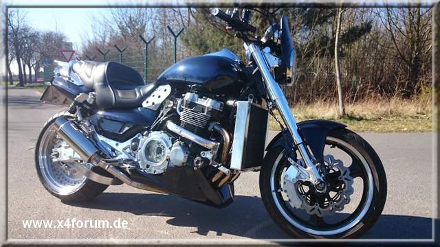 Lade Bild...