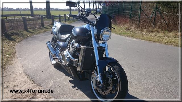 Lade Bild...