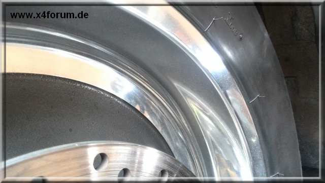 Lade Bild...