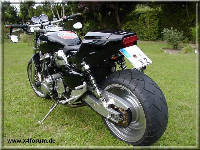 Lade Bild...